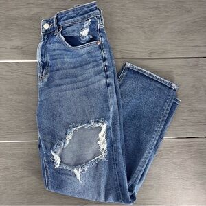 American eagle distressed Jean size 8 regular